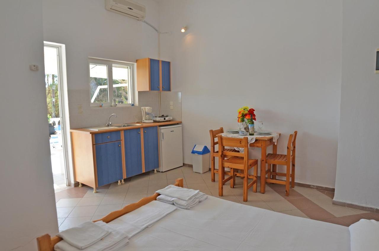 Nikos Aparthotel Laganas